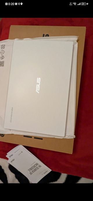 Ordenador portátil ASUS blanco