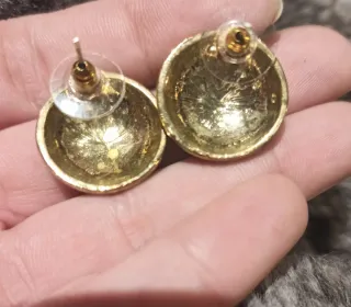 Pendientes negros con brillantes