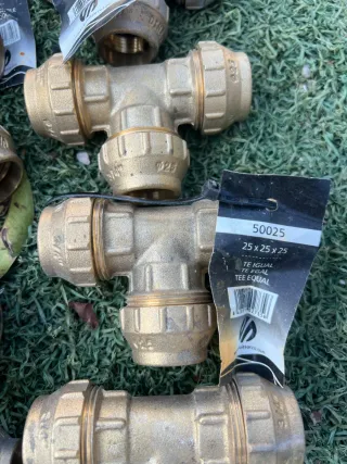 Piezas de latón para fontanería