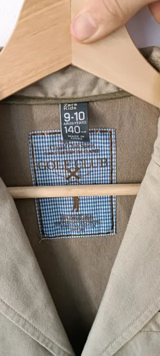 Traje beige chaqueta y pantalón