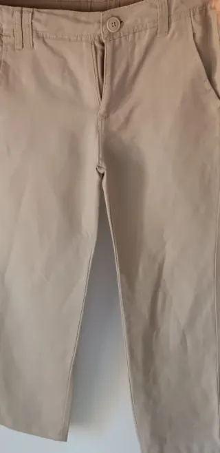 Traje beige chaqueta y pantalón