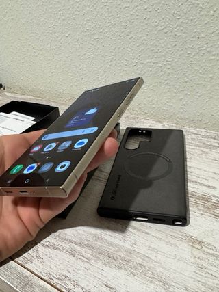 Samsung S24 Ultra + Funda Magnética OLGE