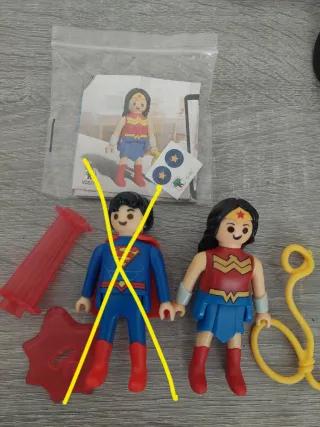 Muñecos Kinder Maxi DC Comics 5€ cada uno