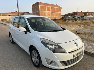 Renault Grand Scenic 2011