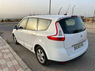 Renault Grand Scenic 2011