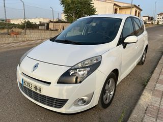 Renault Grand Scenic 2011