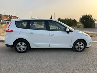 Renault Grand Scenic 2011