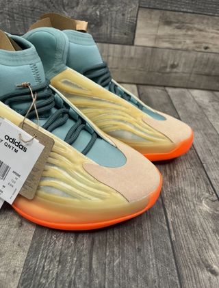 Adidas Yeezy QNTM Hi-Res Coral