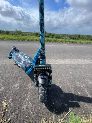 NEGOCIABLE. SmartGyro Rockway Red Bull