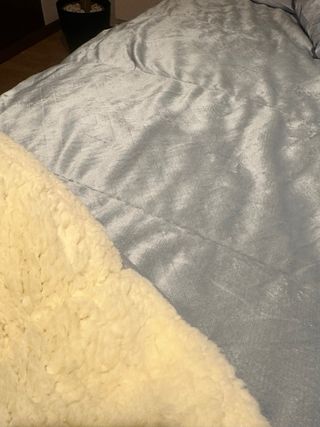 Edredão azul coralina e pêlo de borrego NOVO