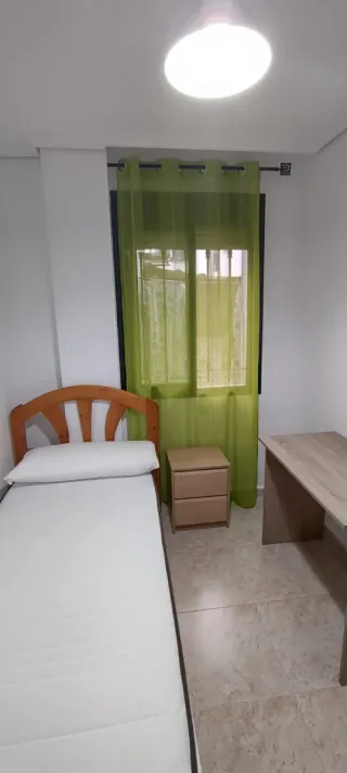 Se alquila habitación en Badajoz