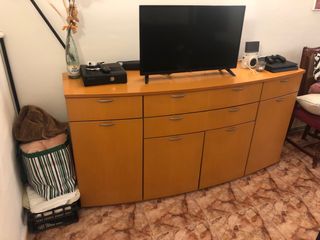 Mueble/armario de madera maciza para TV o salón