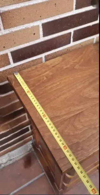 Cabecero y 2 mesitas de noche de madera