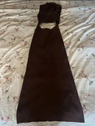 Vestido Zara cuello halter cut out marrón