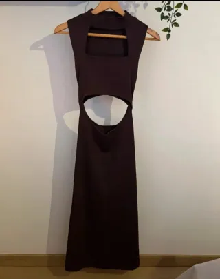 Vestido Zara cuello halter cut out marrón
