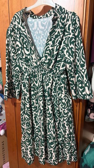 Vestido verde y blanco estampado sin estrenar