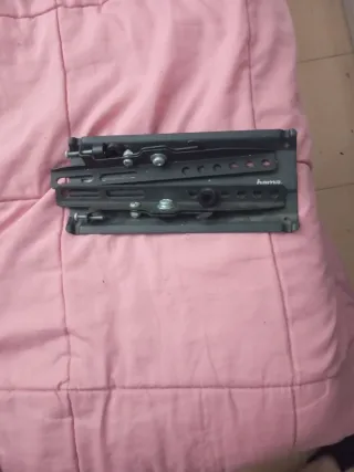 Pack Xbox One X de un 1tb + TV 32 + soporte pared