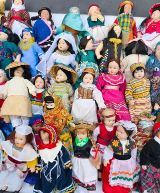 Lotto 60 Bambole Porcellana Mondo