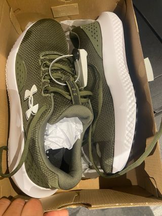 Zapatillas Under Armour Gris y Blanco