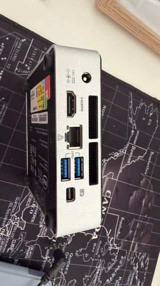 Intel NUC i3 6th 8GB RAM 240Gb SSD