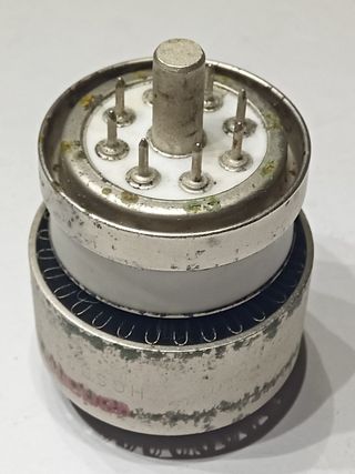 Válvula Eimac 4CX250B RF con caja original NOS