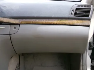 Guantera Mercedes W211 Gris