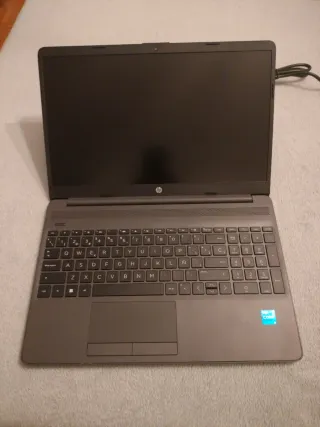 Portátil HP 250 G9, i5 12th, 8GB, 500GB, Win11
