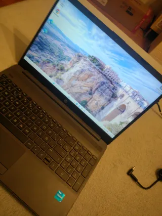 Portátil HP 250 G9, i5 12th, 8GB, 500GB, Win11