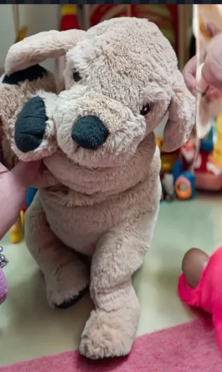 Perrito peluche suave, sin uso.