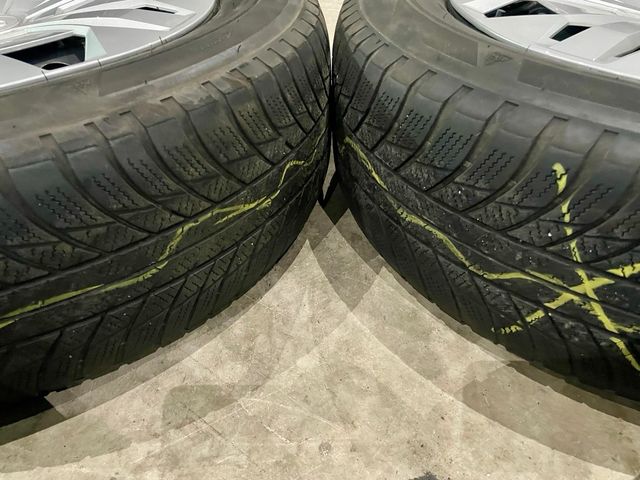 Llantas Audi 215/65 R17 99H