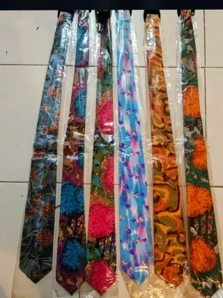 LOTE 119 Corbatas SEDA ITALIANA -Liquidación Stock
