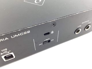 tarjeta sonido behringer umc22
