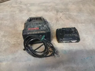 Cargador Bosch AL 1820 CV y Batería 18V