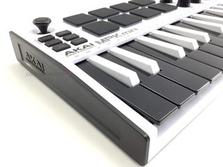 teclado electronico akai mpk mini