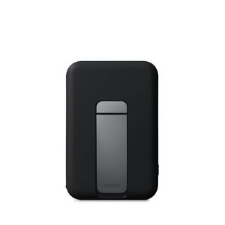 Power bank esterno magnetico Belkin da 5000 mAh, caricabatterie portatile compatibile con MagSafe, pass-through, power bank con uscita 7,5 W e ingresso 10 W, supporto rimovibile, iPhone serie 16, 15, 14, 13