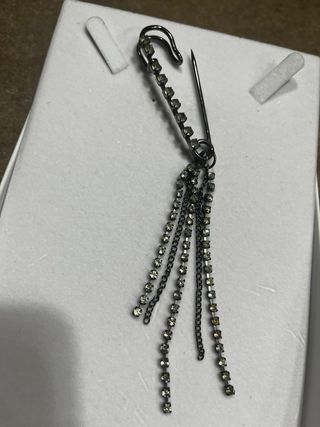 Spilla vintage a balia con strass e pendenti