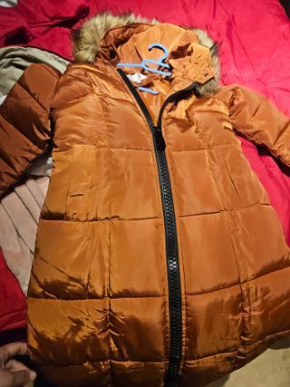 Cazadora larga naranja con capucha