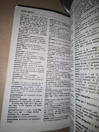 Larousse Pocket Dictionary: Diccionario Pocket ...