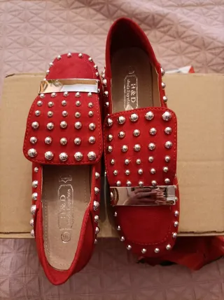 Zapatos rojos tachuelas talla 36