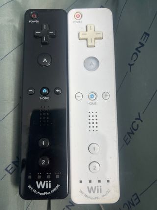 Consola Wii + 5 Juegos + 2 Mandos