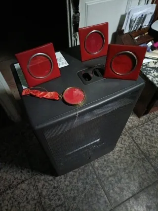 Portafotos vintage y medallón bronce