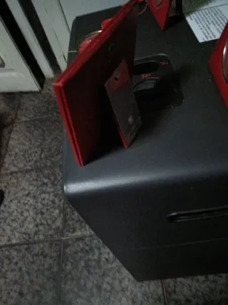 Portafotos vintage y medallón bronce