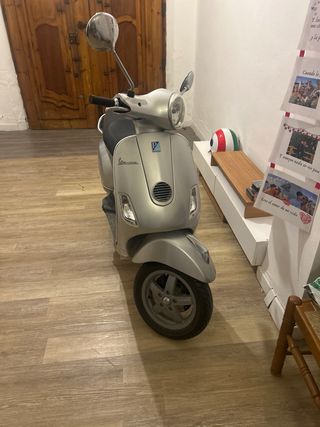 Vespa 125 LX Plata 2010