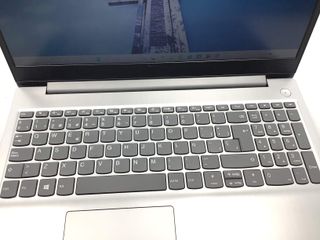 pc portatil lenovo 81w1, amd 3020e, 4gb ram, 128gb ssd, grafica compartida