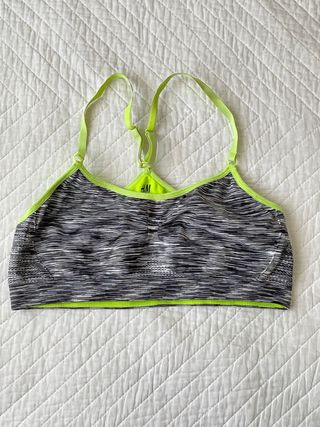 Top sportivo H&M grigio e verde
