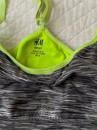 Top sportivo H&M grigio e verde