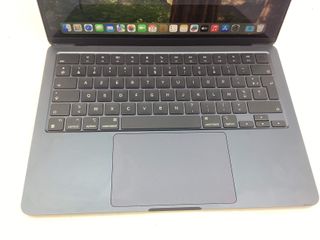 portatil apple apple macbook air m2 8-core 3.4 13 (8gpu) (2022) (a2681)