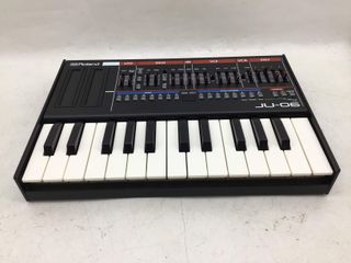 sintetizador roland ju-06