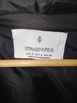 Cazadora negra Stradivarius Talla S