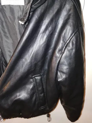 Cazadora negra Stradivarius Talla S